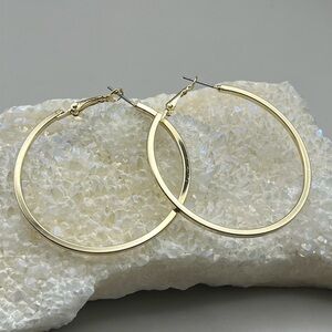 Elegant Gold Tone Hoop Earrings -Classic Statement Jewelry Luxury Fashion Style